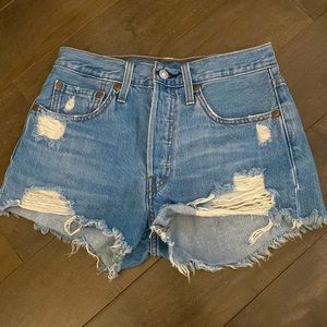 Levi denim shorts size 26